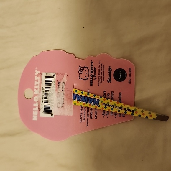 Sanrio Hello Kitty tweezers - Picture 2 of 2